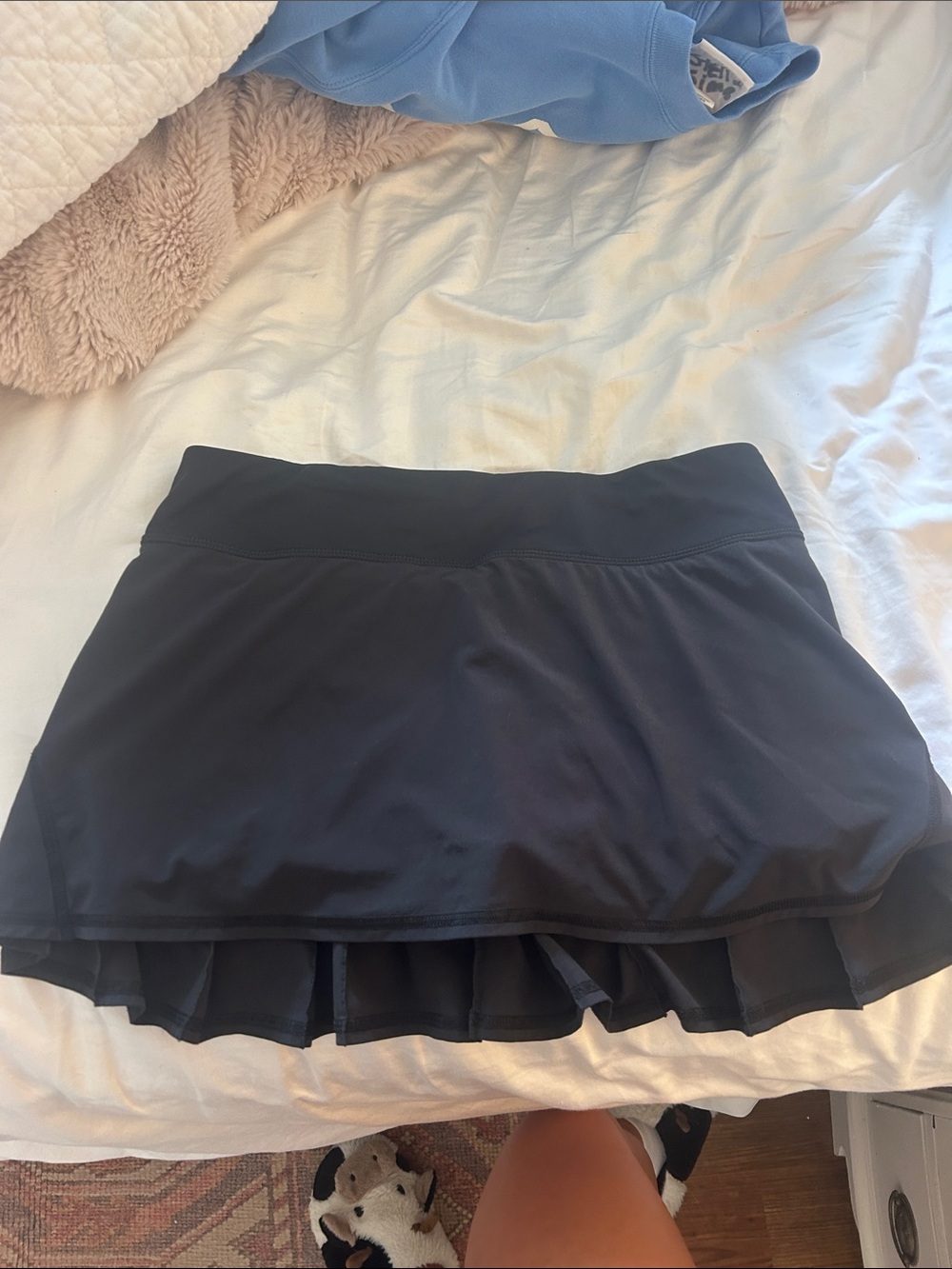 black ruffled lululemon skirt size 6